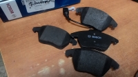 Колодки передние VAG A1/A3/Golf V/Octavia/Caddy III/Passat B6/Touran 02/03->   с датчиком